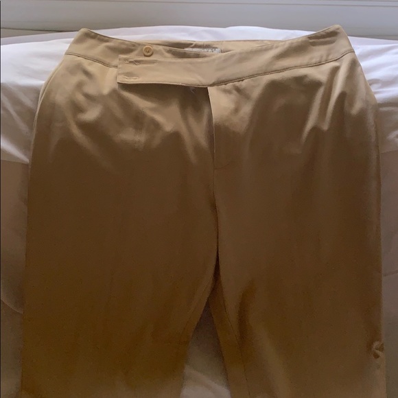 Tan women’s pants - Picture 3 of 4